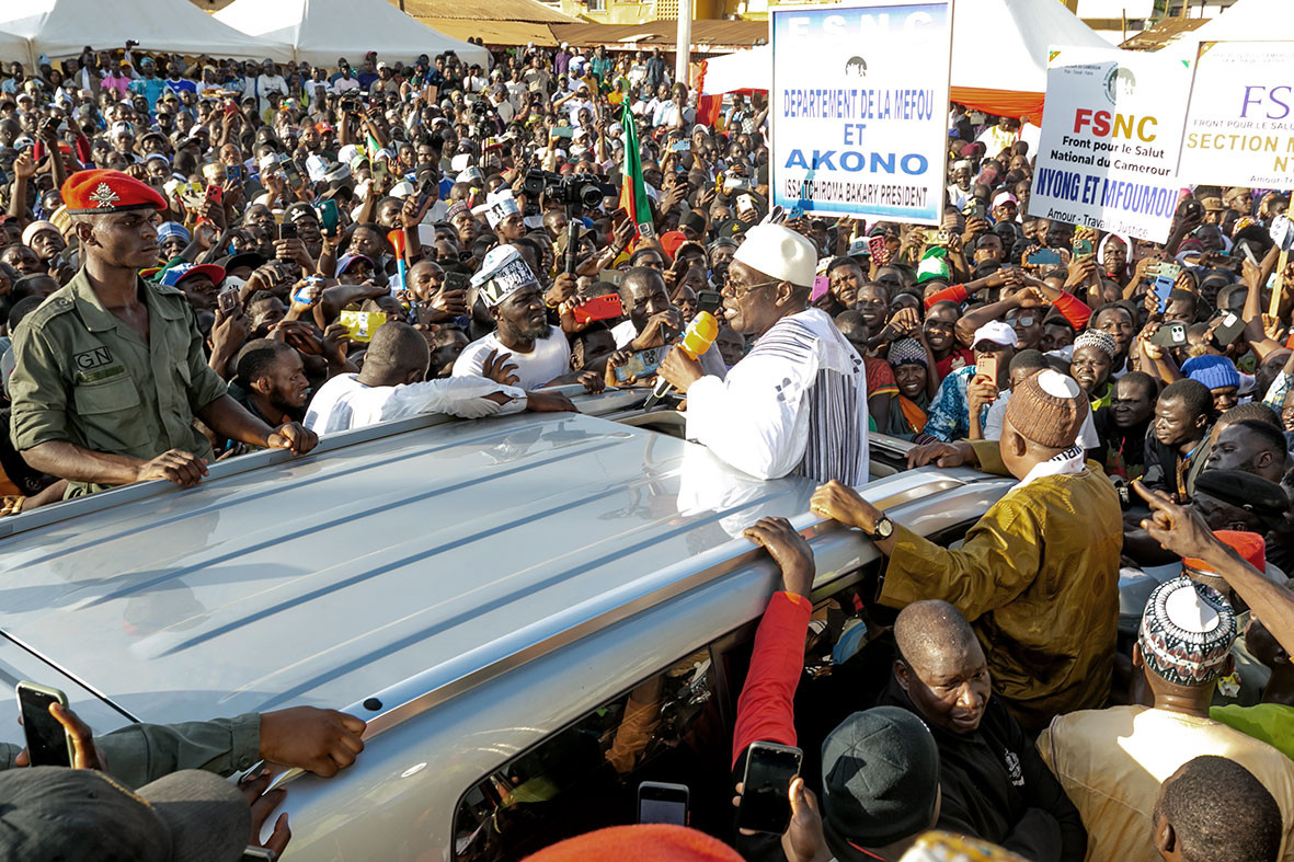 Issa-Tchiroma-Bakary-meeting-Yaounde-1 LA PHOTO D'ICI