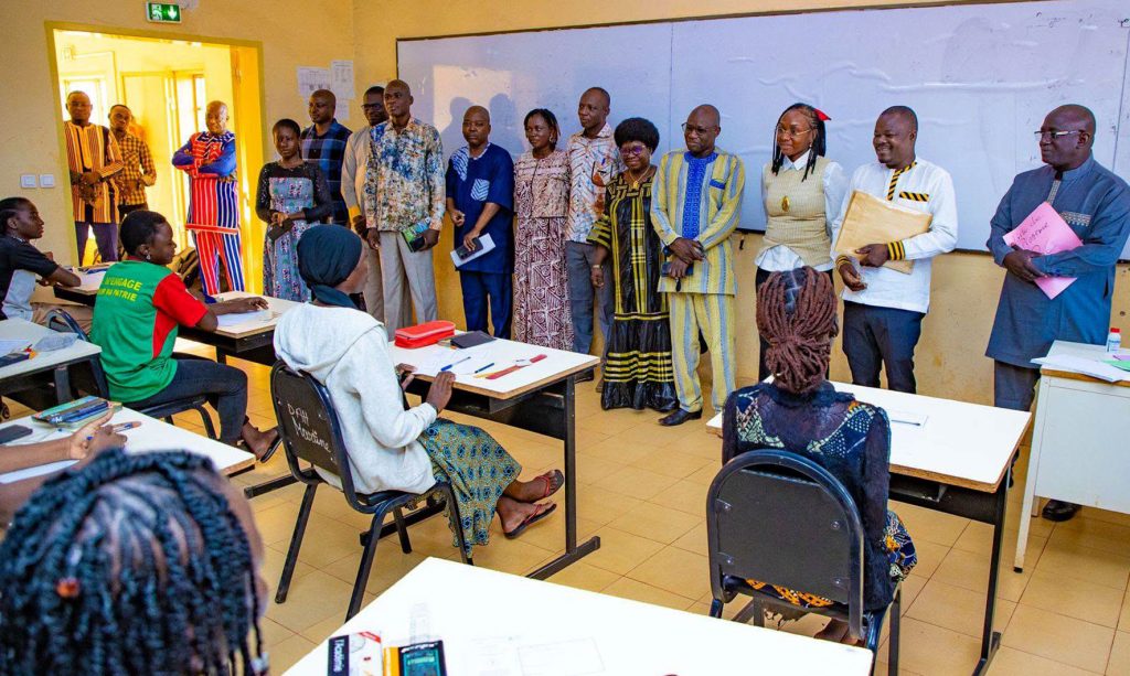 Concours-Hakili-Mousso-au-Burkina-Faso-1024x613 84 jeunes filles en lice pour révéler les talents scientifiques au Burkina Faso