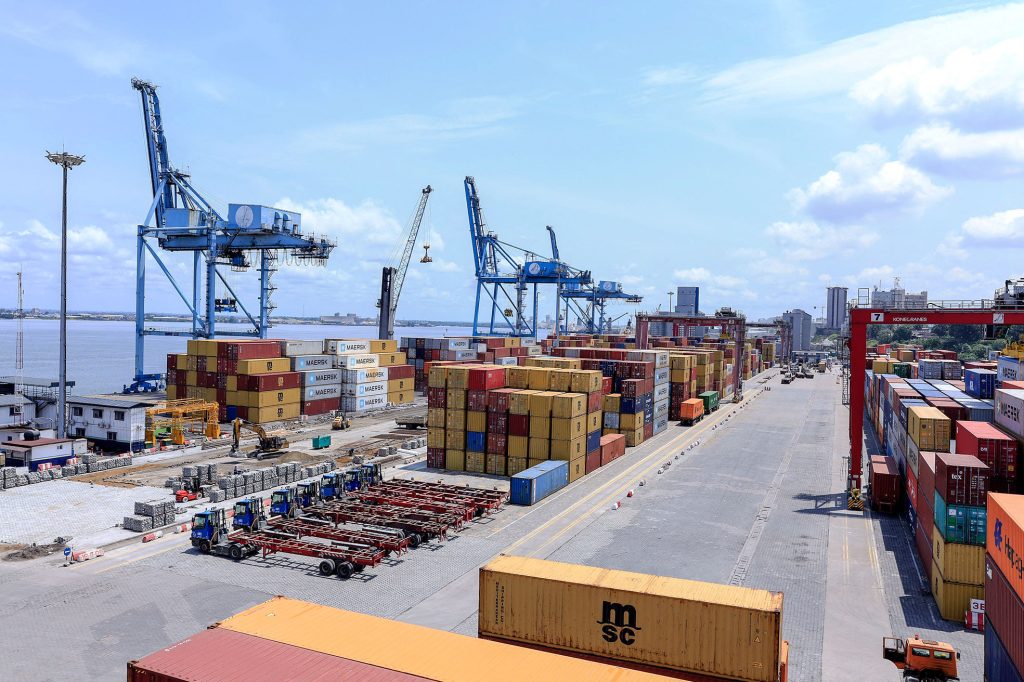 Port-Douala-Cameroun-1024x682 Tchad et RCA : ces nouveaux corridors qui bousculent Douala