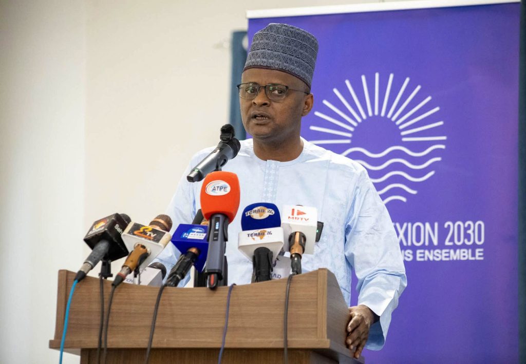 Tahir-Hamid-Nguilin-ministre-Finances-Tchad-1024x710 790 millions de dollars déjà engagés dans Tchad Connexion 2030